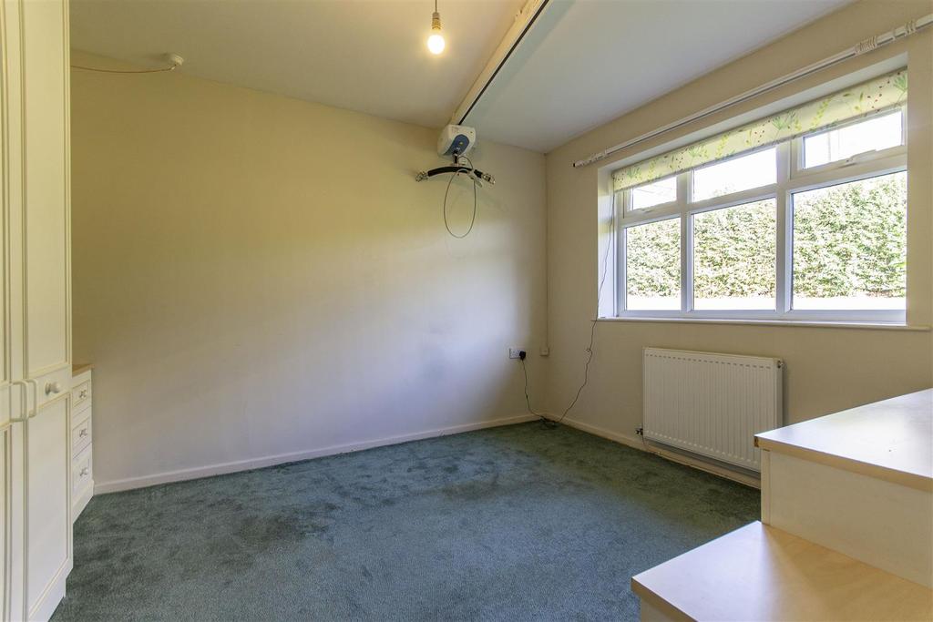 Rednall Close, Holme Hall, Chesterfield 2 bed semidetached bungalow