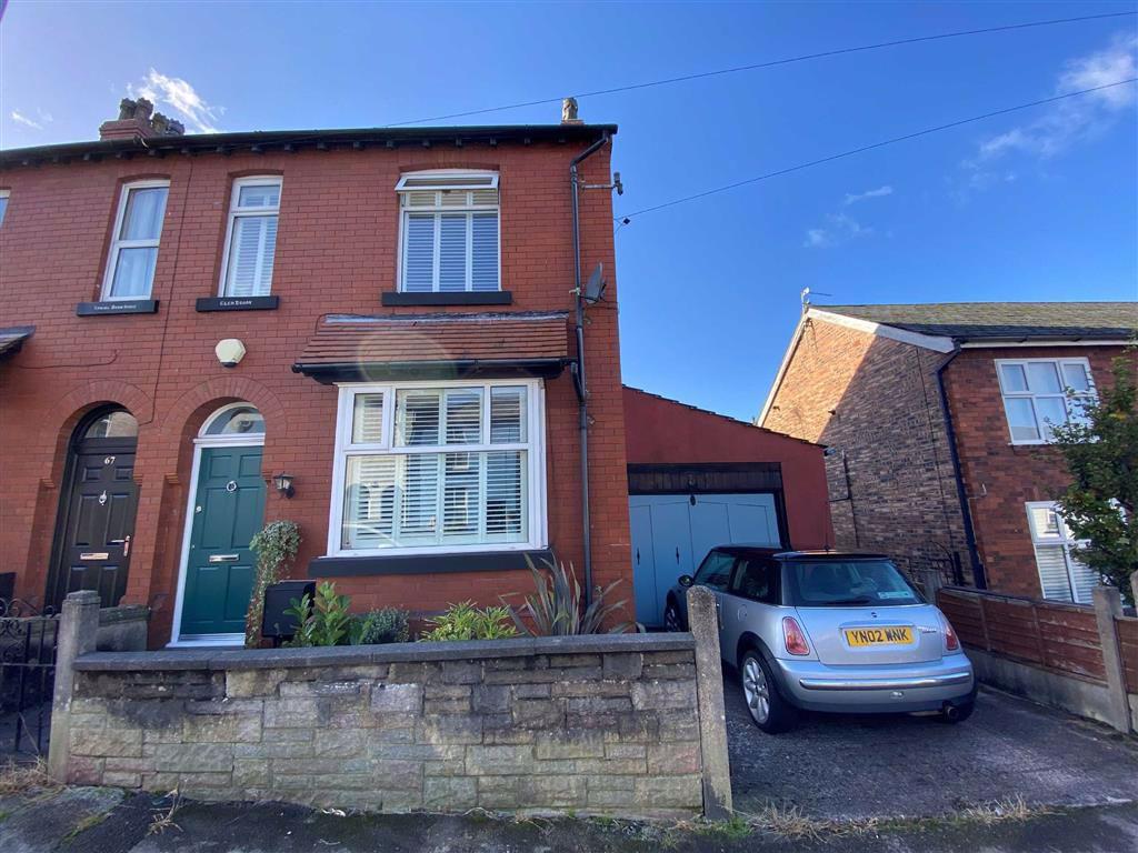 Hobson Street, Macclesfield 3 bed terraced house £300,000