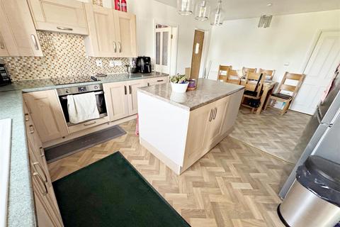 undefined, Humberston Fitties, Humberston, Grimsby, N.E. Lincs, DN36 4HE