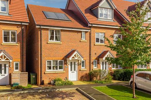 18 Winter Close, Epsom, KT17 1AH