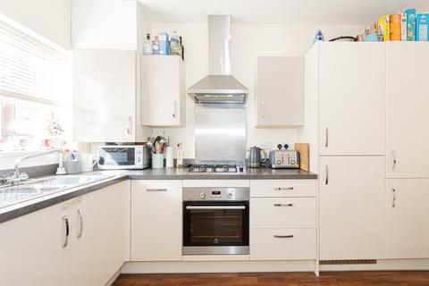 18 Winter Close, Epsom, KT17 1AH
