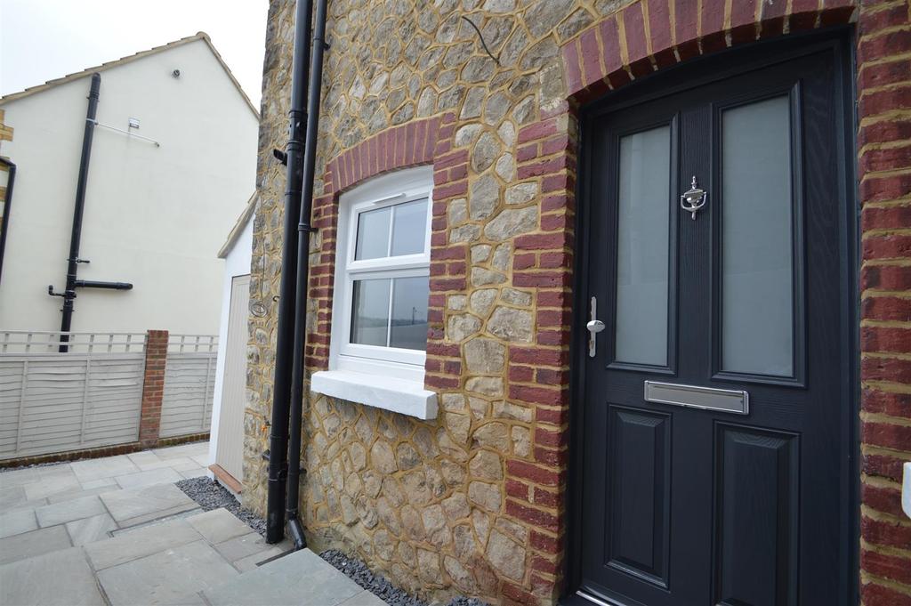 Hackney Road, Maidstone 1 bed semidetached house £875 pcm (£202 pw)