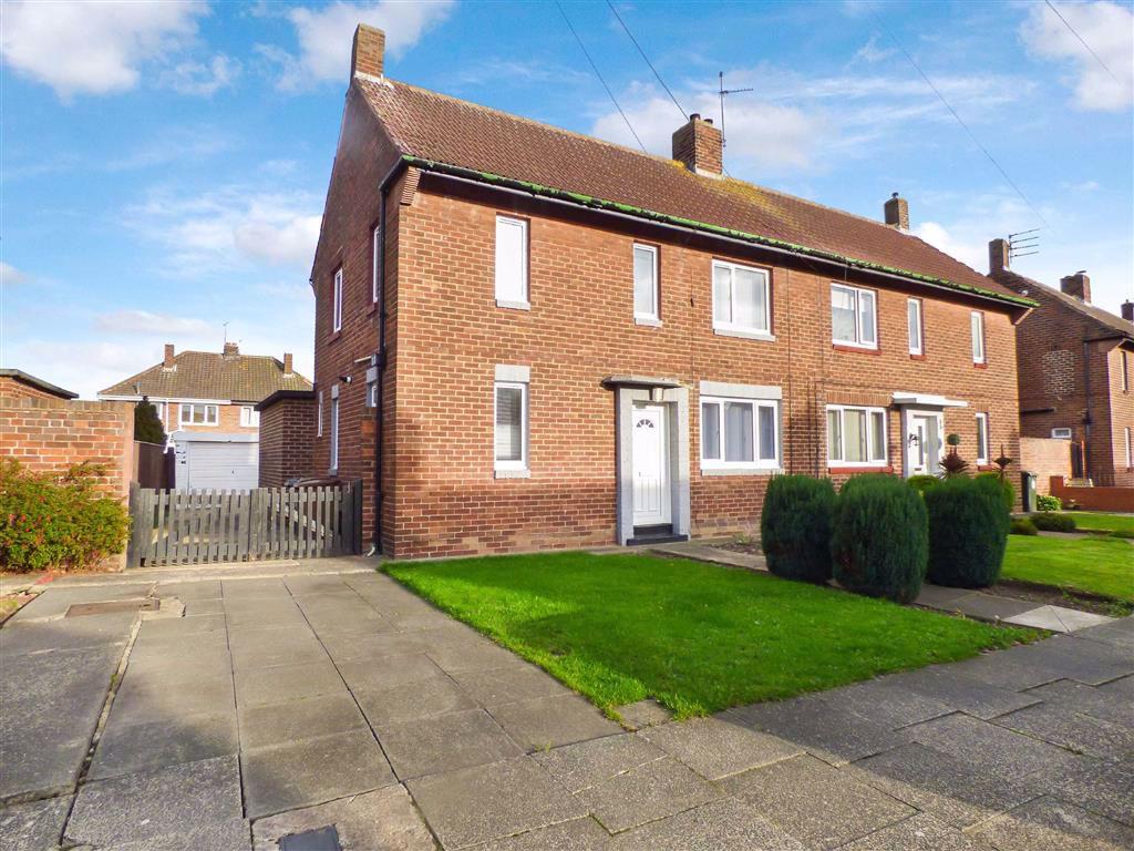 Elmtree Gardens, Whitley Bay 3 bed semidetached house £800 pcm (£185 pw)