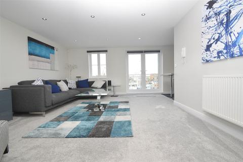 2 bedroom flat for sale - Phoenix Drive, Eastbourne