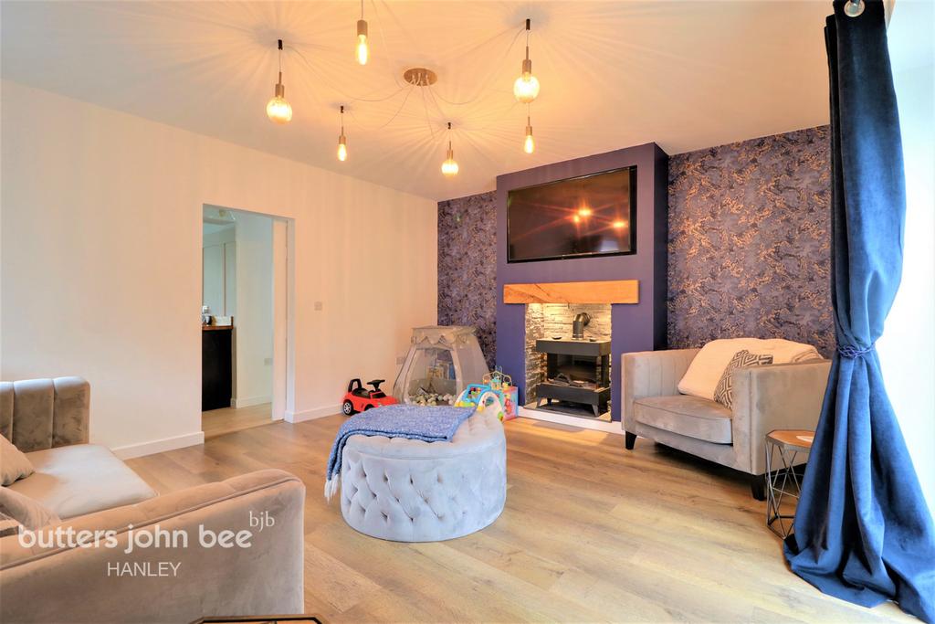 Chillington Way, Norton Heights, ST6 8GA 5 bed detached house £350,000