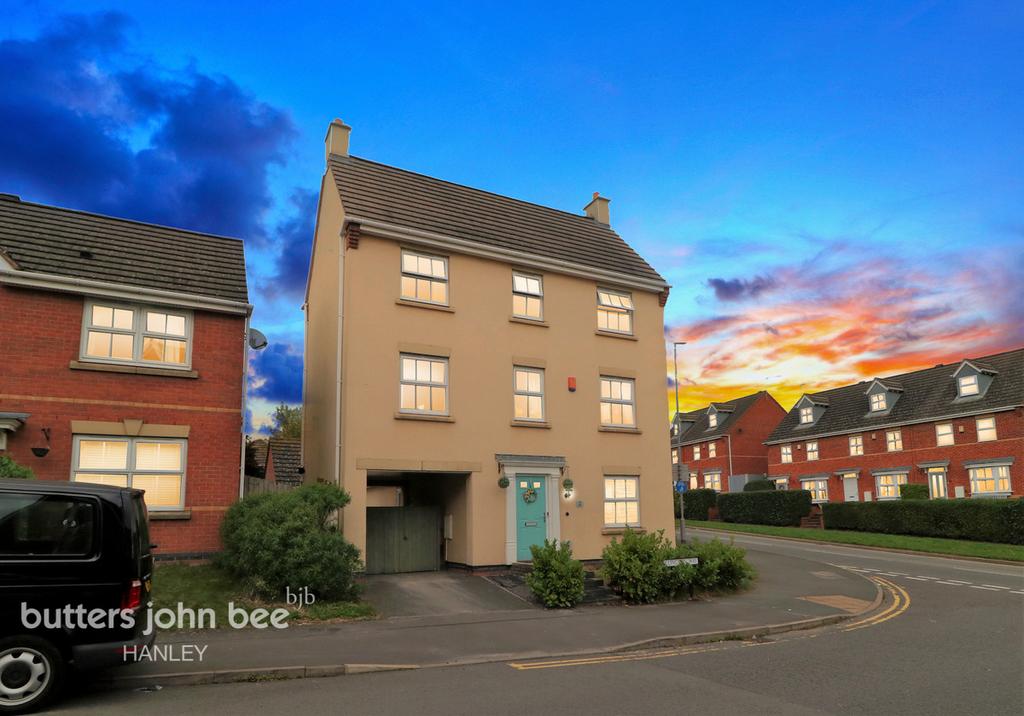 Chillington Way, Norton Heights, ST6 8GA 5 bed detached house £350,000