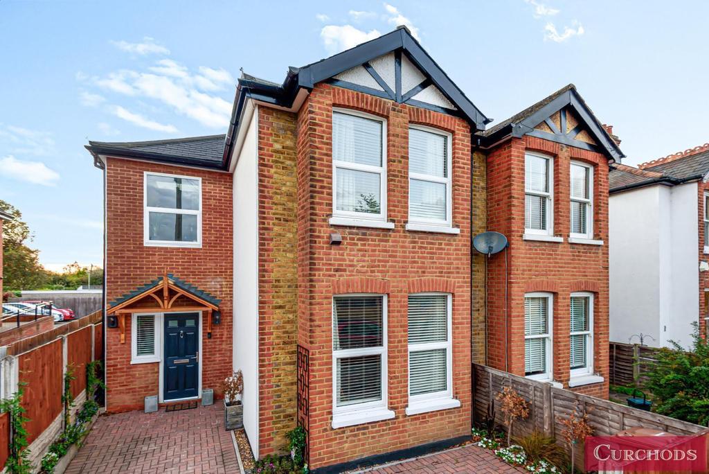 Old Charlton Road, Shepperton, TW17 4 bed semidetached house £695,000