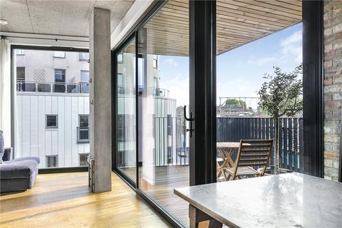 3 bedroom apartment for sale, Lamb Lane, London, E8