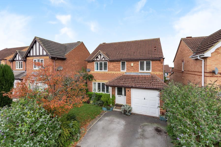 Stonecrop Avenue, Killinghall, HG3 2WS 4 bed detached house £460,000