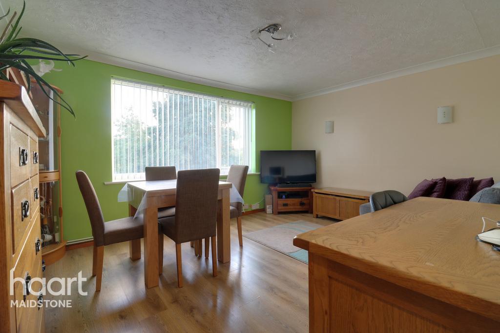 Roseholme, Maidstone 2 bed apartment £170,000