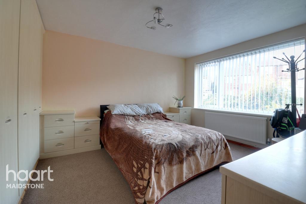 Roseholme, Maidstone 2 bed apartment £170,000