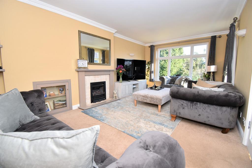 Windmill Lane, Ashbourne, DE6 4 bed detached house £650,000