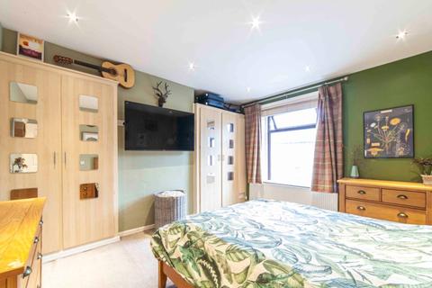 8 Alva Road, Oldham, OL4 2NS