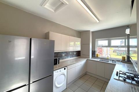 5 bedroom house share to rent, 61 Cowlishaw Road, Ecclesall