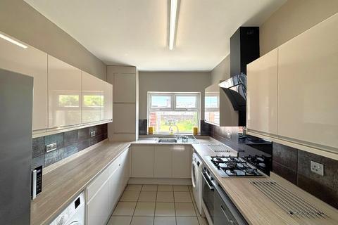 5 bedroom house share to rent, 61 Cowlishaw Road, Ecclesall