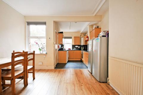 4 bedroom terraced house to rent, 67 Junction Road, Hunters Bar