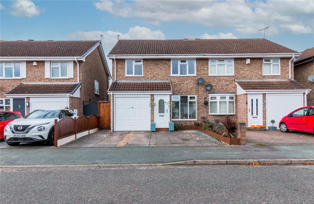 Blackbrook Way, Moseley Parklands... 3 bed semidetached house £210,000