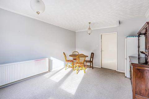 10 Chandlers Close, Wantage, OX12 8EW