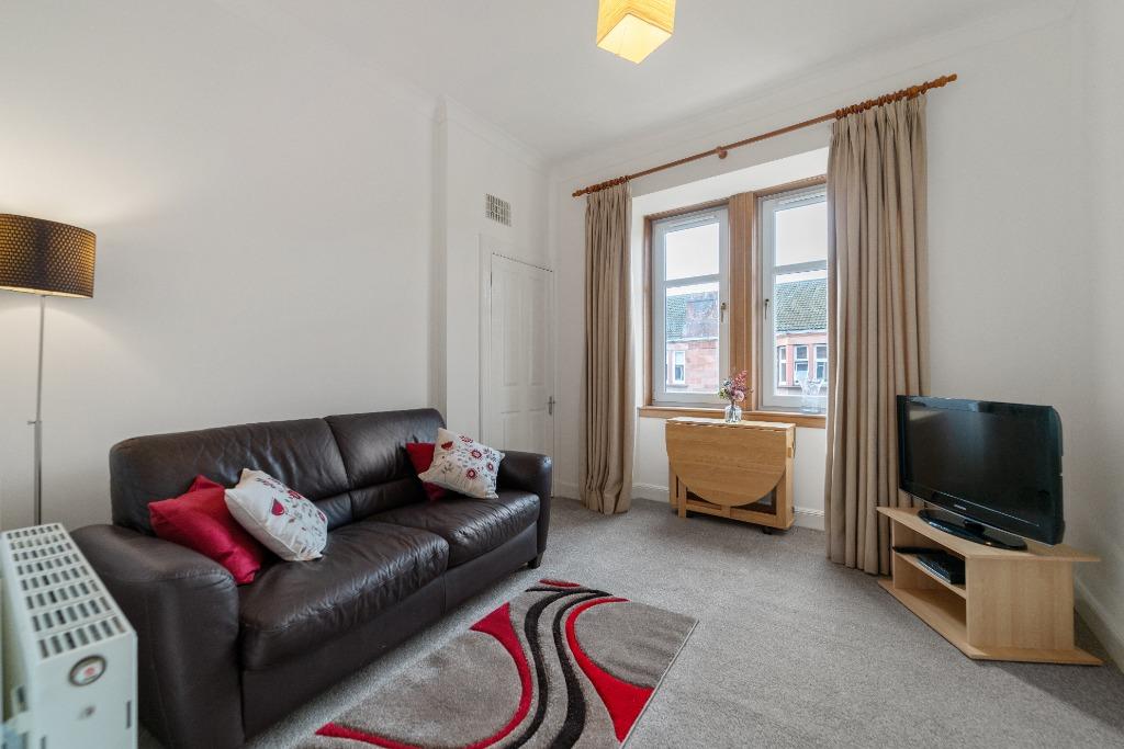 Strathyre Street, Flat 3/2, Shawlands, Glasgow, G41 3LL 1 bed flat £