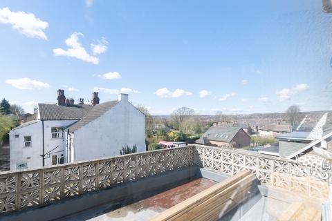 Flat 2, 1 Bank View, Leeds, LS7 2EX