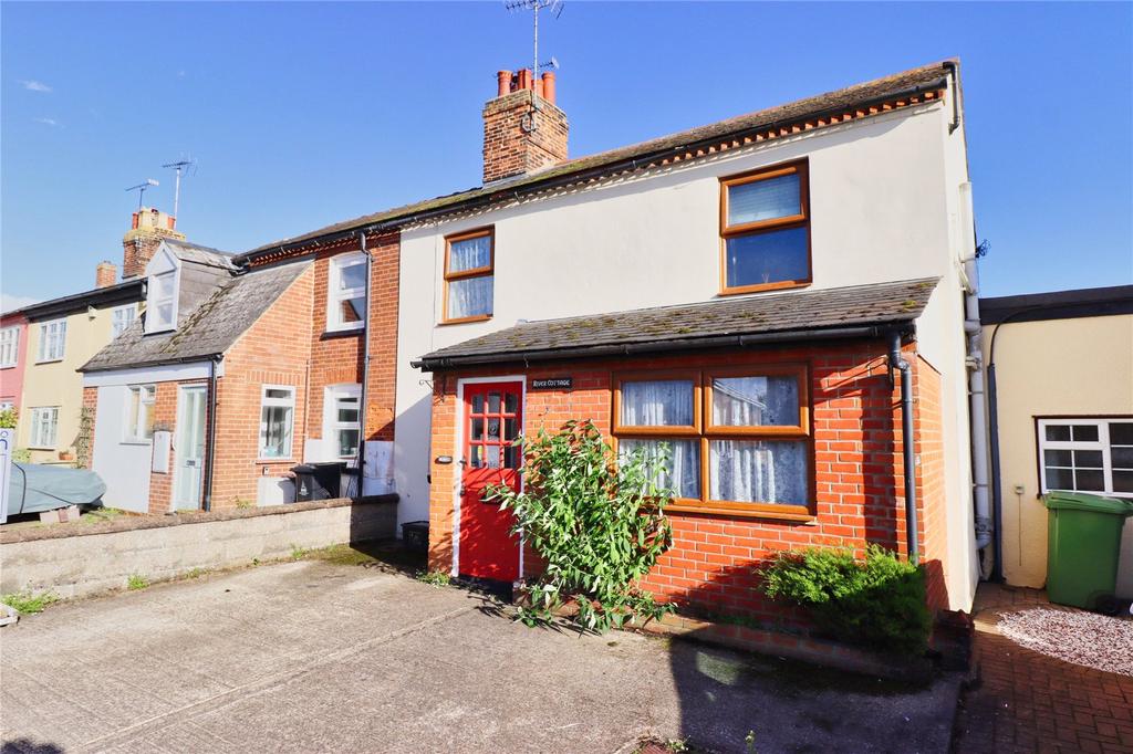 Basin Road, Heybridge Basin, CM9 2 bed semidetached house £325,000