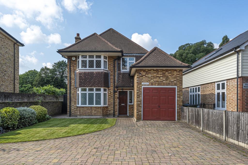 Kidbrooke Park Road Blackheath SE3 3 bed detached house £2,400 pcm (£