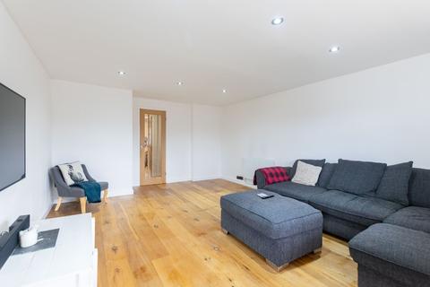 Flat 6, Claire Court Monk Bridge Road, Leeds, LS6 4DX