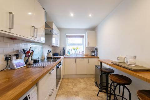 Flat 6, Claire Court Monk Bridge Road, Leeds, LS6 4DX