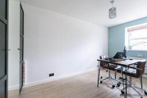 Flat 6, Claire Court Monk Bridge Road, Leeds, LS6 4DX
