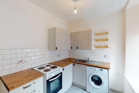 2 bedroom flat to rent, Crescent Street, Stobswell, Dundee, DD4