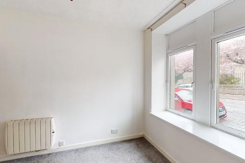 2 bedroom flat to rent, Crescent Street, Stobswell, Dundee, DD4