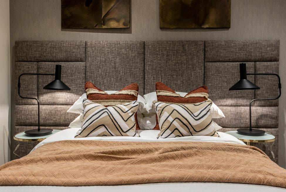 Leaside Lock - Bedroom