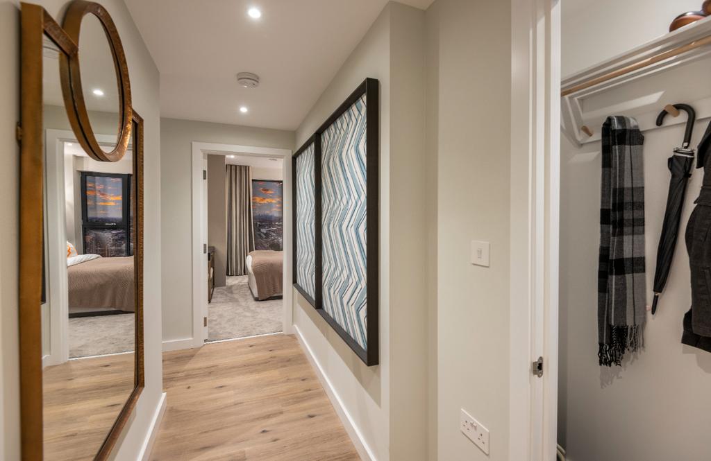Leaside Lock - Hallway