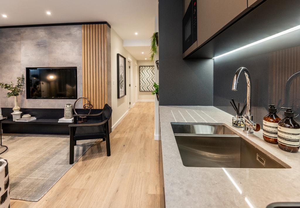Leaside Lock - Kitchen 2