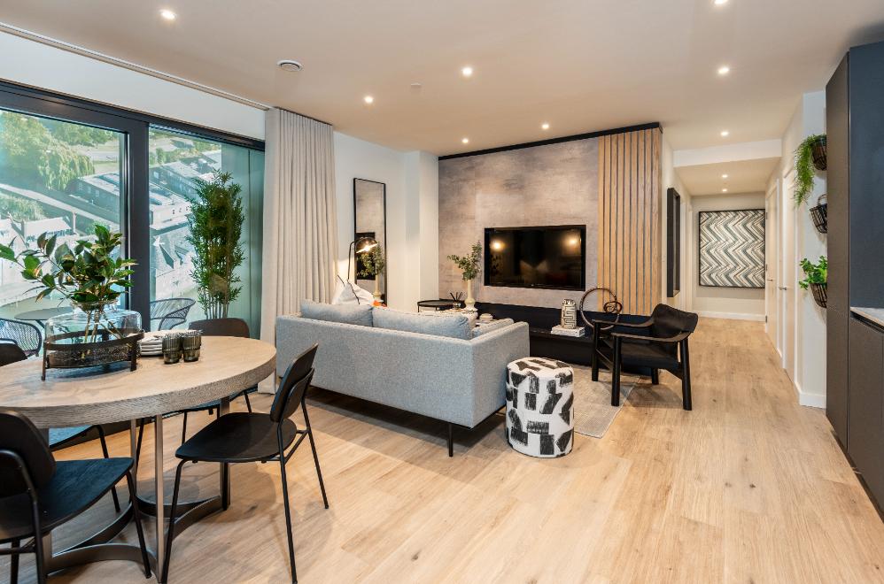 Leaside Lock - Living Room 3