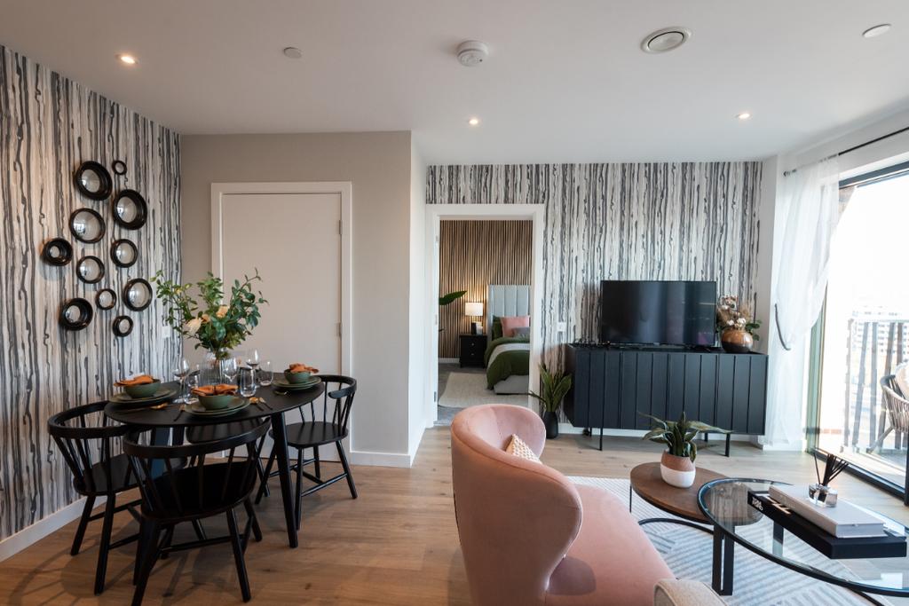 Leaside Lock - Living Room 6