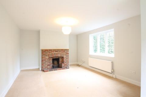 3 bedroom cottage to rent, Elm Road