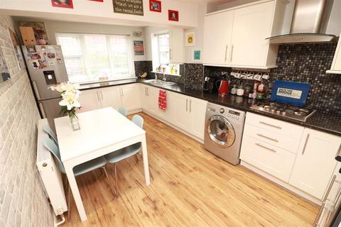69 Hampden Close, Yate, Bristol, BS37 5UP