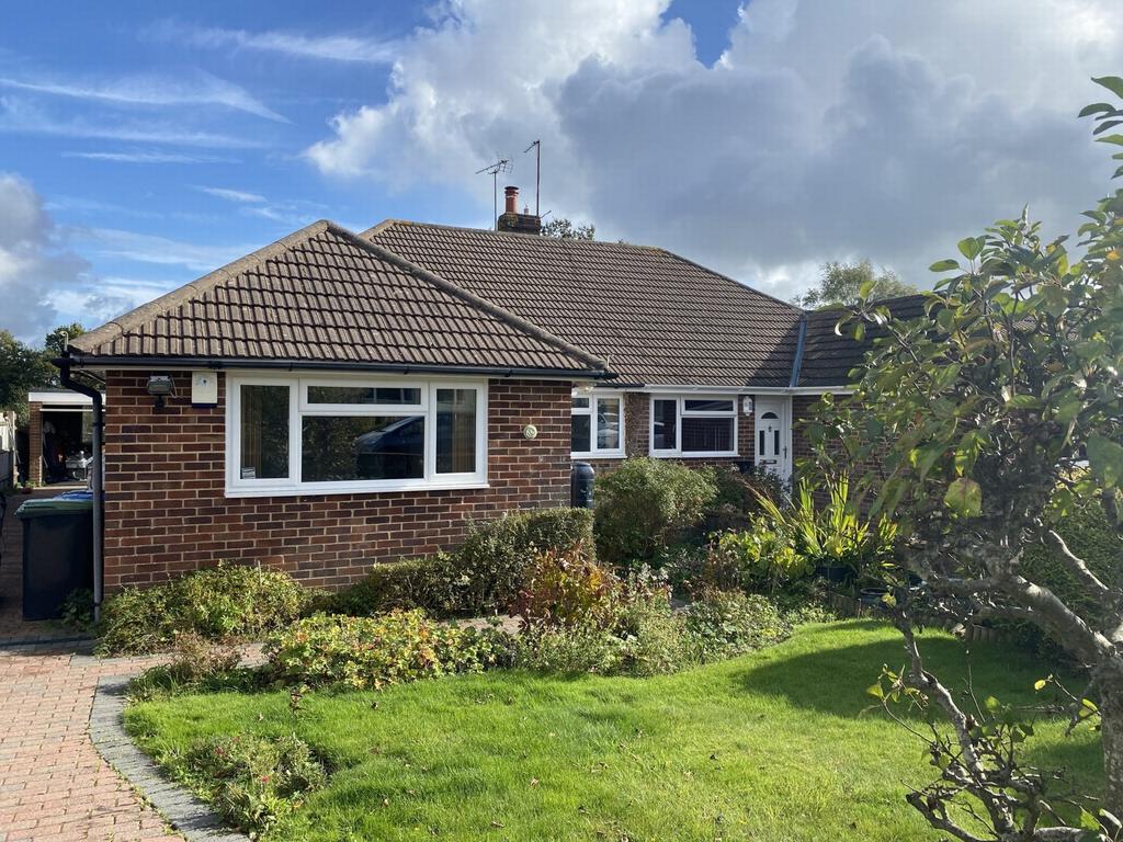 Midfields Drive, Burgess Hill, RH15 2 bed bungalow £365,000