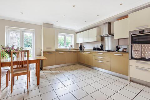 38 Halcyon Close, Oxshott, Leatherhead, KT22 0HA