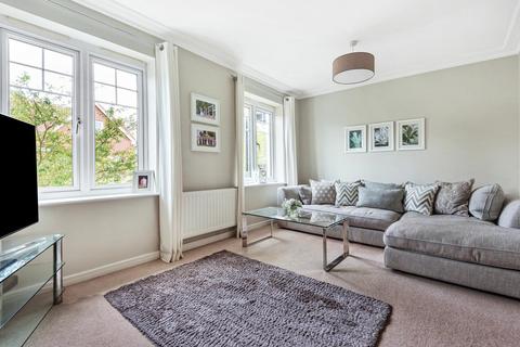38 Halcyon Close, Oxshott, Leatherhead, KT22 0HA