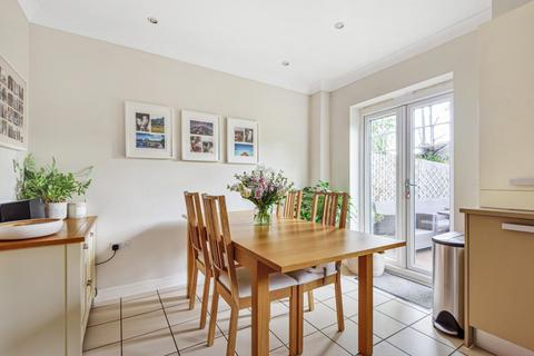 38 Halcyon Close, Oxshott, Leatherhead, KT22 0HA