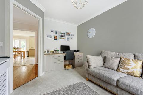 38 Halcyon Close, Oxshott, Leatherhead, KT22 0HA