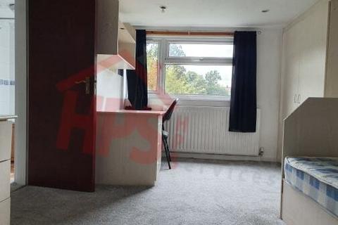 6 bedroom semi-detached house to rent, Ash Road, Leeds LS6