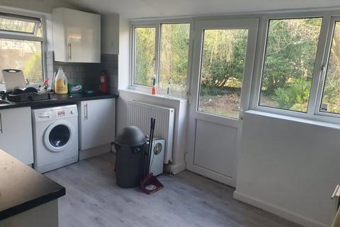 6 bedroom semi-detached house to rent, Ash Road, Leeds LS6