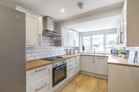 6 bedroom terraced house to rent - Well Close Rise, Leeds, LS7