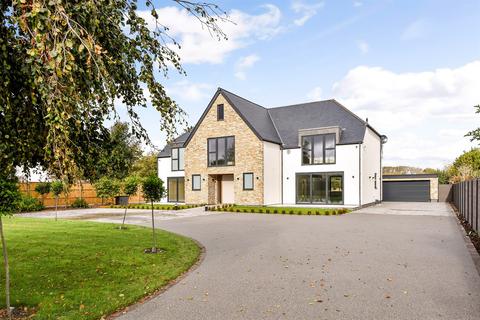 Little Tangley Middle Way, Kingston Gorse, Littlehampton, BN16 1SB