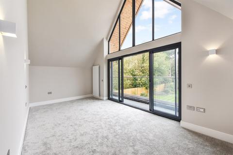 Little Tangley Middle Way, Kingston Gorse, Littlehampton, BN16 1SB