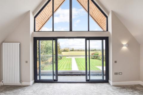 Little Tangley Middle Way, Kingston Gorse, Littlehampton, BN16 1SB