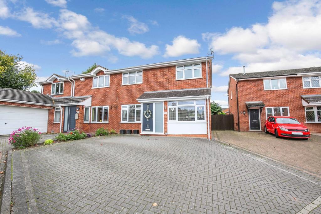 Elm Tree Close, Kingsbury 4 bed semidetached house £303,000